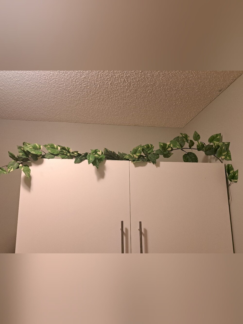 Artificial Pothos Garland - Green Decorative Vine for Home Decor